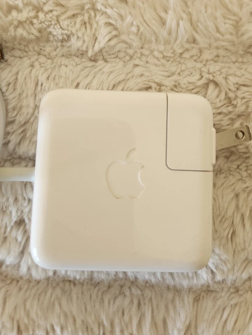 Apple Genuine OEM 45 Watt MagSafe 2 Power Charger  White A1436